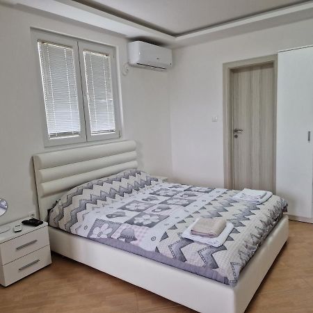 Apartman Tolosi Podgorica Extérieur photo